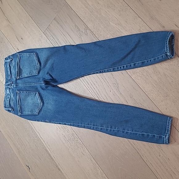 Good American Jeans Women's sz 4/27 Good Leg Crop Mid Rise Indigo Denim Jeans - Picture 4 of 14